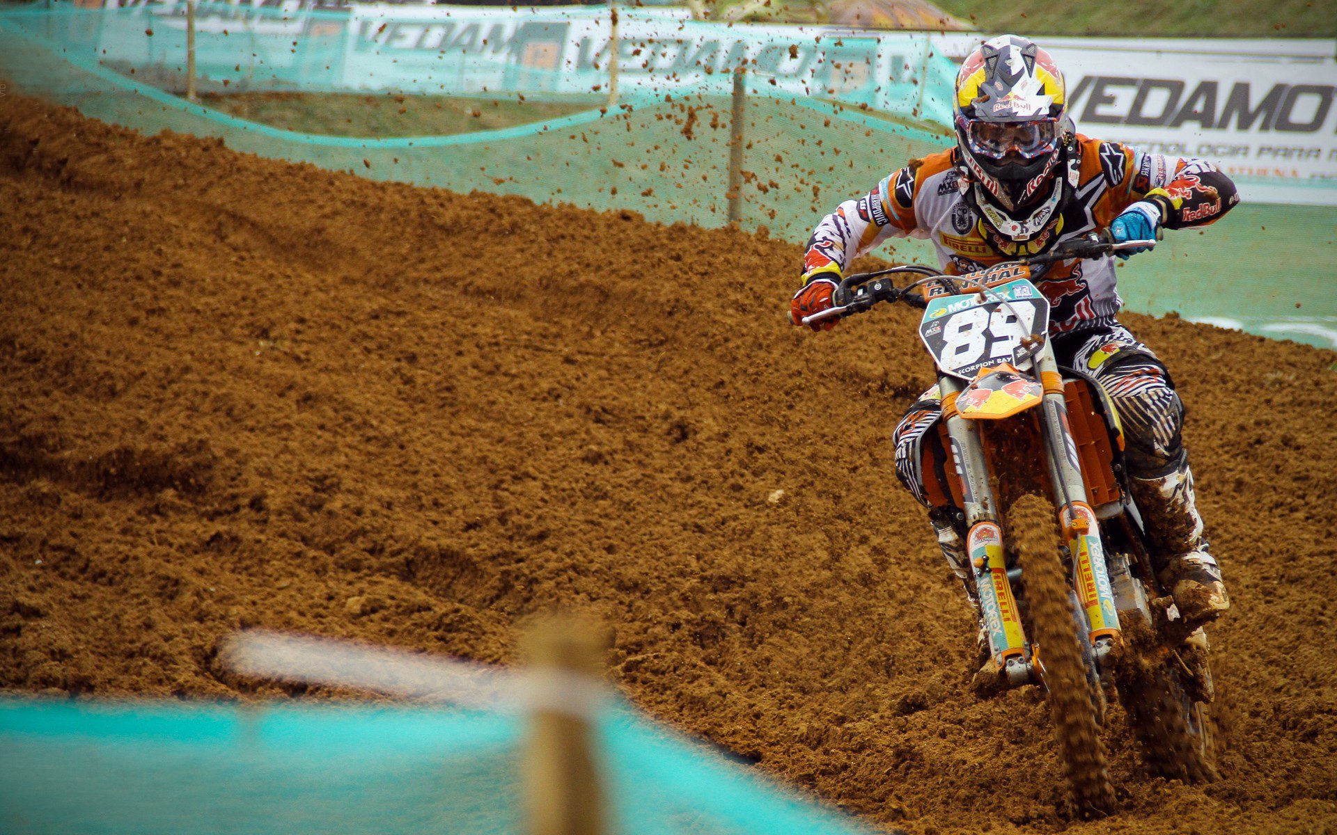 巴塞罗那计划引进英超中场,以增强阵容深度